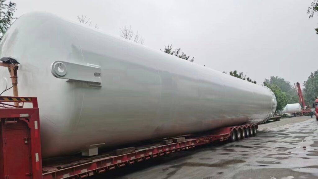 Tianmiao ships a certified compressed air storage tank. See how it buffers pressure, removes moisture, and protects downstream equipment.